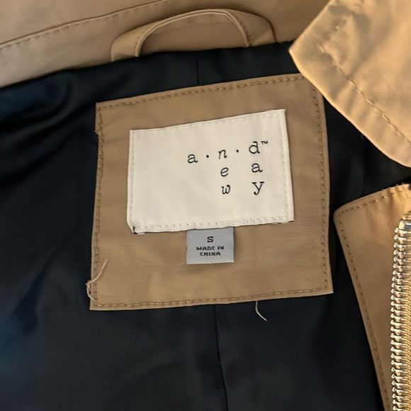 A New Day Tan Trench Coat Size S with zipper - Picture 4 of 8